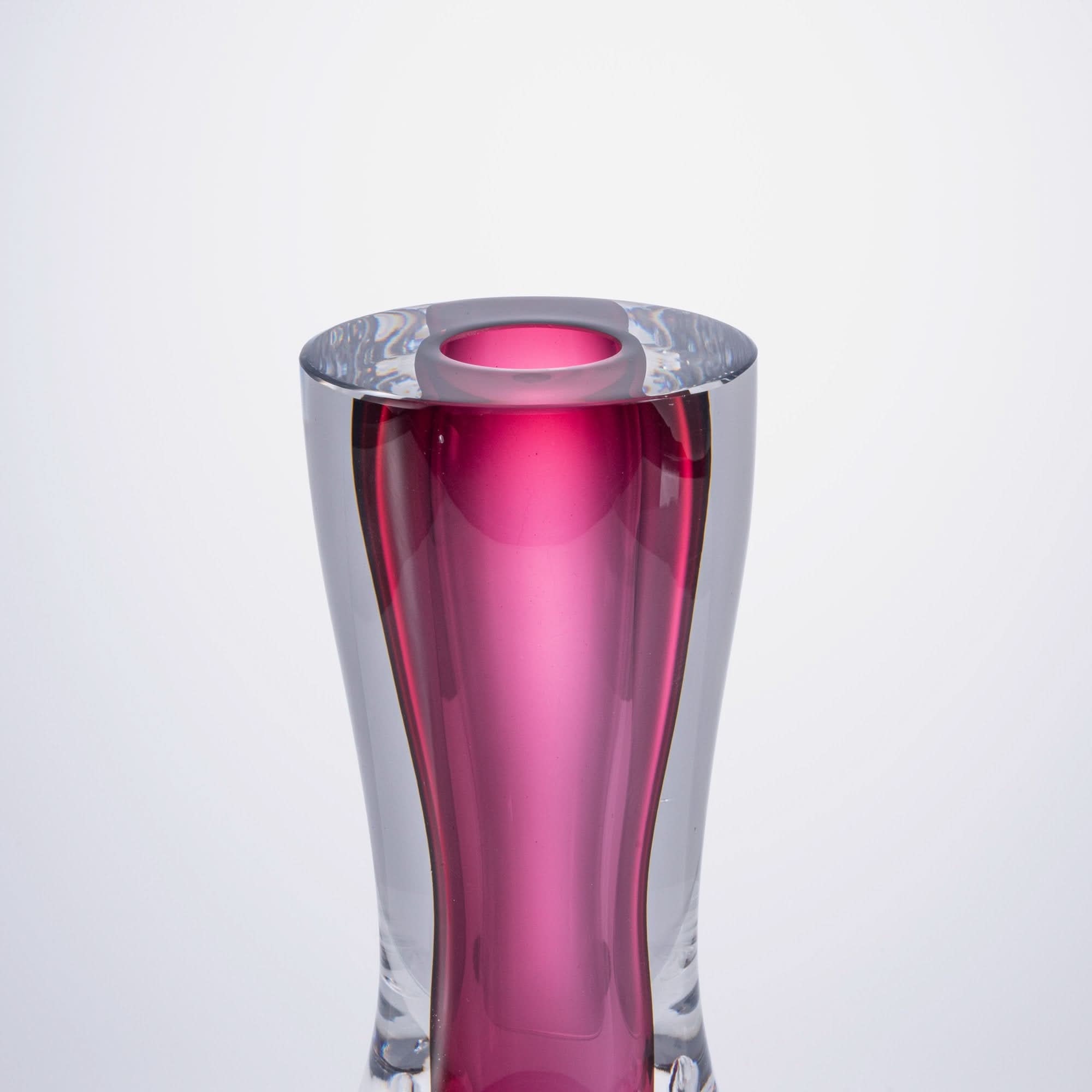 Crimson Ripple Glass Vase